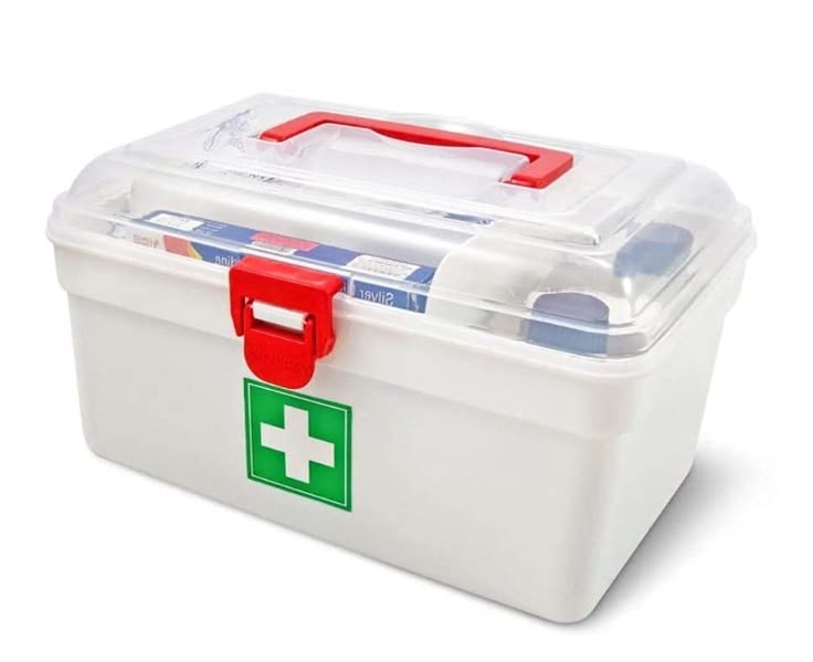 PLASTIC FIRST AID BOX 